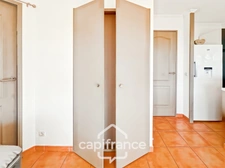 Appartement rare de 44m2 au DOMAINE DE PONT ROYAL / VUE DEGAGEE 1er ETAGE/ 3 CHAMBRES /1 SDB/1 SD'EAU/ PLACE DE PARKING