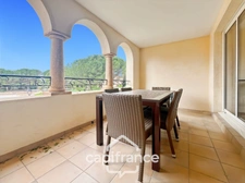 Appartement de 42M2 situé au premier étage d'une résidence de 2 étages au domaine de PONT ROYAL, 1 chambre et chambre cabine,  vue dégagéee, Terrasse  LOGGIA, Emplacement Idéal, place de parking
