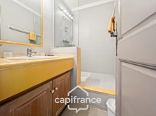 GOLF DE PONT  ROYAL, Villa de plain pied de 127 m² climatisée sur un terrain de 995 m², bordure de fairway, piscine