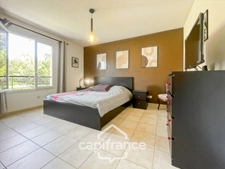 Welcome to your new elegant family villa at Domaine et Golf de Pont Royal, 4 bedrooms, 110 m2, garden 556 m2 