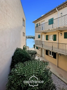 Domaine et golf de Pont Royal, apartment in the lakeside residence, 42 m², lake view, south-facing terrace, parking space, shared cellar  