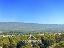 Domaine de Pont ROYAL between CIEL & LUBERON, well-maintained 40m2 top-floor apartment with panoramic views, terrace, and residential area with swimming pool