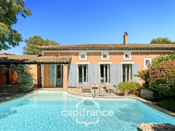 GOLF DE PONT  ROYAL, Villa de plain pied de 127 m² climatisée sur un terrain de 995 m², bordure de fairway, piscine