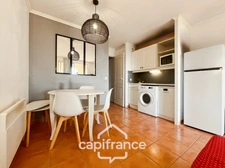 DOMAINE DE PONT ROYAL Furnished top floor apartment with open view 31m2 and 7m2 loggia, 1 double bedroom & bathroom  