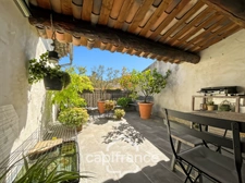 belle opportunité sur Alleins : maison de village de 102 m2 entièrement rénovée et climatisée, 2 niveaux avec 2 grandes chambres , terrasse tropézienne, garage