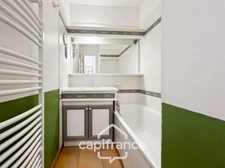 DERNIER ETAGE Domaine de Pont Royal, emplacement et vue remarquable de cet appartement 42 m2,1 chambre, 1 chambre cabine; 2 SDB belle exposition, vue dégagée, grande terrasse 