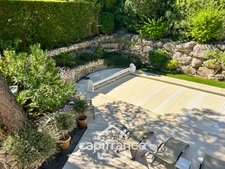 PONT ROYAL GOLF COURSE: Charming, light-filled bastide of 140 m² set on a 657 m² plot, 4 bedrooms including a master suite, 2 bathrooms, swimming pool, double garage
