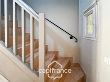 Domaine de Pont Royal, Duplex climatisé T3 de 49m2 situé sur le haut du Village, 2 chambres une double terrasse et une 2ème terrasse , belle exposition, ascenseur, place de parking  