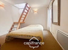 MERINDOL CHARMING HOUSE, outdoor courtyard and rooftop, 2 bedrooms, 1 room, 1 office, 1 cellar, in the heart of the village. A MUST-SEE! 
