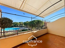 DERNIER ETAGE Domaine de Pont Royal, emplacement et vue remarquable de cet appartement 42 m2,1 chambre, 1 chambre cabine; 2 SDB belle exposition, vue dégagée, grande terrasse 