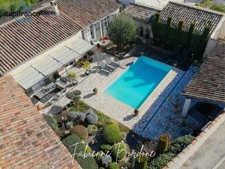 Domaine et Golf de PONT ROYAL, demeure de caractère principalement de plain pied , de 178 m2 , double exposition piscine chauffée, belles prestations   