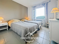 GOLF DE PONT  ROYAL, Villa de plain pied de 127 m² climatisée sur un terrain de 995 m², bordure de fairway, piscine