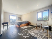 LES TAILLADES, detached single-storey house of 210 m2 in the countryside, 4 bedrooms, on a plot of approximately 2900 m2, swimming pool