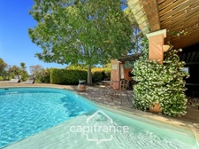 GOLF DE PONT  ROYAL, Villa de plain pied de 127 m² climatisée sur un terrain de 995 m², bordure de fairway, piscine