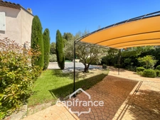 Welcome to your new elegant family villa at Domaine et Golf de Pont Royal, 4 bedrooms, 110 m2, garden 556 m2 