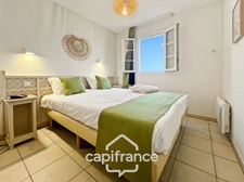 Domaine de Pont ROYAL between CIEL & LUBERON, well-maintained 40m2 top-floor apartment with panoramic views, terrace, and residential area with swimming pool