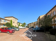 Royal Bridge in Provence, 27m² apartment with Luberon view, one furnished and equipped bedroom
