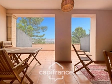 RENOVATED apartment WITH panoramic VIEW, double terrace of 30 m2, 2 bedrooms, new kitchen, parking space under the residence.