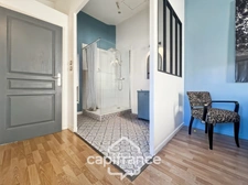 MALLEMORT, fully renovated village house of 115 m2, very well maintained, 1 floor, spacious rooms, 3 bedrooms, 2 bathrooms, well located, outdoor space, storage room 