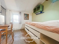 MERINDOL  MAISON DE CHARME, cour extérieure et roof top,2 chambres, 1 pièce,  1 bureau, 1 cave,  au cœur du village  A DECOUVRIR ! 