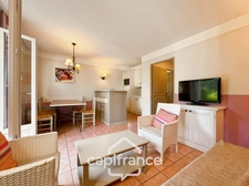  Charmant Bastidon dans le Domaine du Golf de Pont Royal, 45 m2 habitable, ravalé, avec jardin privatif, élevé d'un étage, 2 chambres,  terrasse, calme et nature