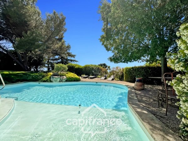 GOLF DE PONT  ROYAL, Villa de plain pied de 127 m² climatisée sur un terrain de 995 m², bordure de fairway, piscine