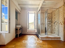Authentique maison de village de 118 m2 en pierre, climatisée, terrasse de 50 m2, cuisine extérieure, double garage, grenier, trois belles chambres  2 salle de bains, buanderie  