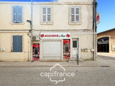 Investissement sur Charleval :  HAUT DE MAISON  : de 60 m2 + terrasse de 24 m2 + garage 21 m2 en plein coeur du village , travaux de finitions à prévoir 