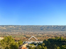 RARE FIND IN THE PONT ROYAL ESTATE, TOP FLOOR APARTMENT OF 63 m2 WITH PANORAMIC VIEWS, 3 BEDROOMS, CORNER TERRACE, AND PARKING SPACE 