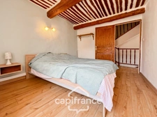 Authentic 118 m2 stone village house, air-conditioned, 50 m2 terrace, outdoor kitchen, double garage, attic, three beautiful bedrooms, 2 bathrooms, laundry room  