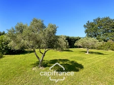 Single-storey property in the countryside with panoramic views, built in 1980, 177m2 house with 3/4 bedrooms on a 2280m2 plot 