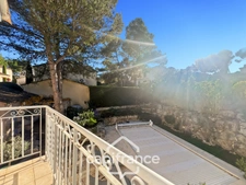 PONT ROYAL GOLF COURSE: Charming, light-filled bastide of 140 m² set on a 657 m² plot, 4 bedrooms including a master suite, 2 bathrooms, swimming pool, double garage