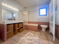 LES TAILLADES, detached single-storey house of 210 m2 in the countryside, 4 bedrooms, on a plot of approximately 2900 m2, swimming pool