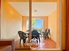 PONT ROYAL EN PROVENCE APPARTEMENT DE  27 M2 VUE LUBERON UNE CHAMBRE MEUBLE EQUIPE UNE PLACE DE PARKING B