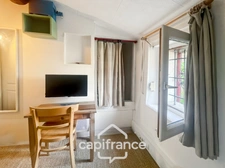 MERINDOL CHARMING HOUSE, outdoor courtyard and rooftop, 2 bedrooms, 1 room, 1 office, 1 cellar, in the heart of the village. A MUST-SEE! 