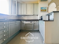 GOLF DE PONT  ROYAL, Villa de plain pied de 127 m² climatisée sur un terrain de 995 m², bordure de fairway, piscine