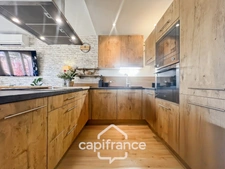 Domaine et golf de Pont Royal, fully renovated 67 m² house with air conditioning, attractive exterior, 2/3 bedrooms, bathroom and shower room, garden, residential swimming pool