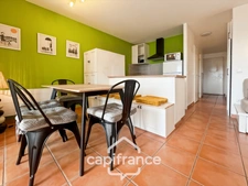 RENOVATED apartment WITH panoramic VIEW, double terrace of 30 m2, 2 bedrooms, new kitchen, parking space under the residence.