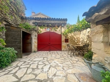 MERINDOL CHARMING HOUSE, outdoor courtyard and rooftop, 2 bedrooms, 1 room, 1 office, 1 cellar, in the heart of the village. A MUST-SEE! 
