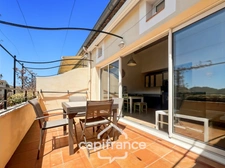 DERNIER ETAGE Domaine de Pont Royal, emplacement et vue remarquable de cet appartement 42 m2,1 chambre, 1 chambre cabine; 2 SDB belle exposition, vue dégagée, grande terrasse 