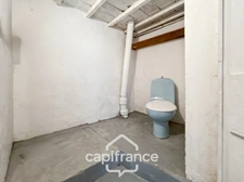 Projet sur Charleval :  BAS DE MAISON  de 57  m2 ,séjour cuisine , espace dinatoire , salle de bain à créer,  garage .    