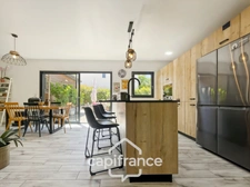 ALLEINS maison de plain pied  de 2021,RT 2012, sous garantie : 101 m2  + un garage établie sur une parcelle de 500 m2, 3 chambres, garage, jardin   