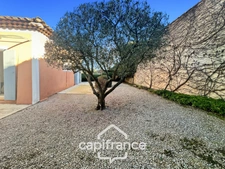 GOLF DE PONT  ROYAL, Villa de plain pied de 127 m² climatisée sur un terrain de 995 m², bordure de fairway, piscine