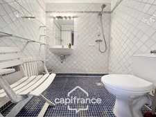 GOLF DE PONT  ROYAL, Villa de plain pied de 127 m² climatisée sur un terrain de 995 m², bordure de fairway, piscine