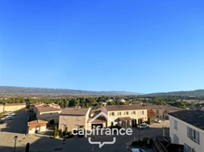 Domaine de Pont ROYAL between CIEL & LUBERON, well-maintained 40m2 top-floor apartment with panoramic views, terrace, and residential area with swimming pool
