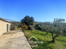 LES TAILLADES, maison individuelle de plain pied  de 210 m2, en campagne,  4 chambres, sur un terrain de 2900 m2 environ, piscinene