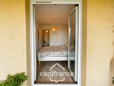HOTEL DU GOLF  appartement 2ème et dernier étage  rénové et climatisé  de 33 m2 , trou n° 8 , sud ouest , une chambre,  loggia terrasse, salle de bain , wc, piscine résidentielle, place de parking  