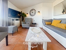 RARE FIND IN THE PONT ROYAL ESTATE, TOP FLOOR APARTMENT OF 63 m2 WITH PANORAMIC VIEWS, 3 BEDROOMS, CORNER TERRACE, AND PARKING SPACE 