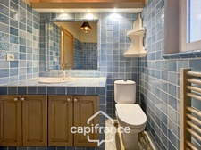 Villa de plain pied de 150 m² avec vue sur le trou numéro 10 , au Domaine et Golf de Pont Royal, terrain 628 m² ,  4 chambres, piscine, garage 
