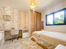 ALLEINS maison de plain pied  de 2021,RT 2012, sous garantie : 101 m2  + un garage établie sur une parcelle de 500 m2, 3 chambres, garage, jardin   